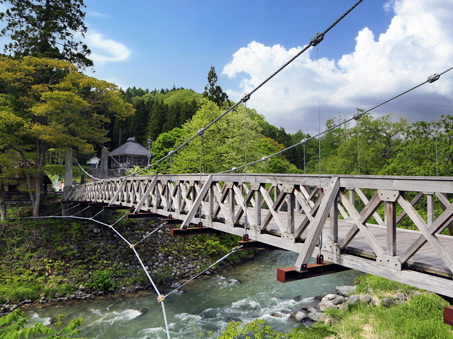 大出の吊り橋